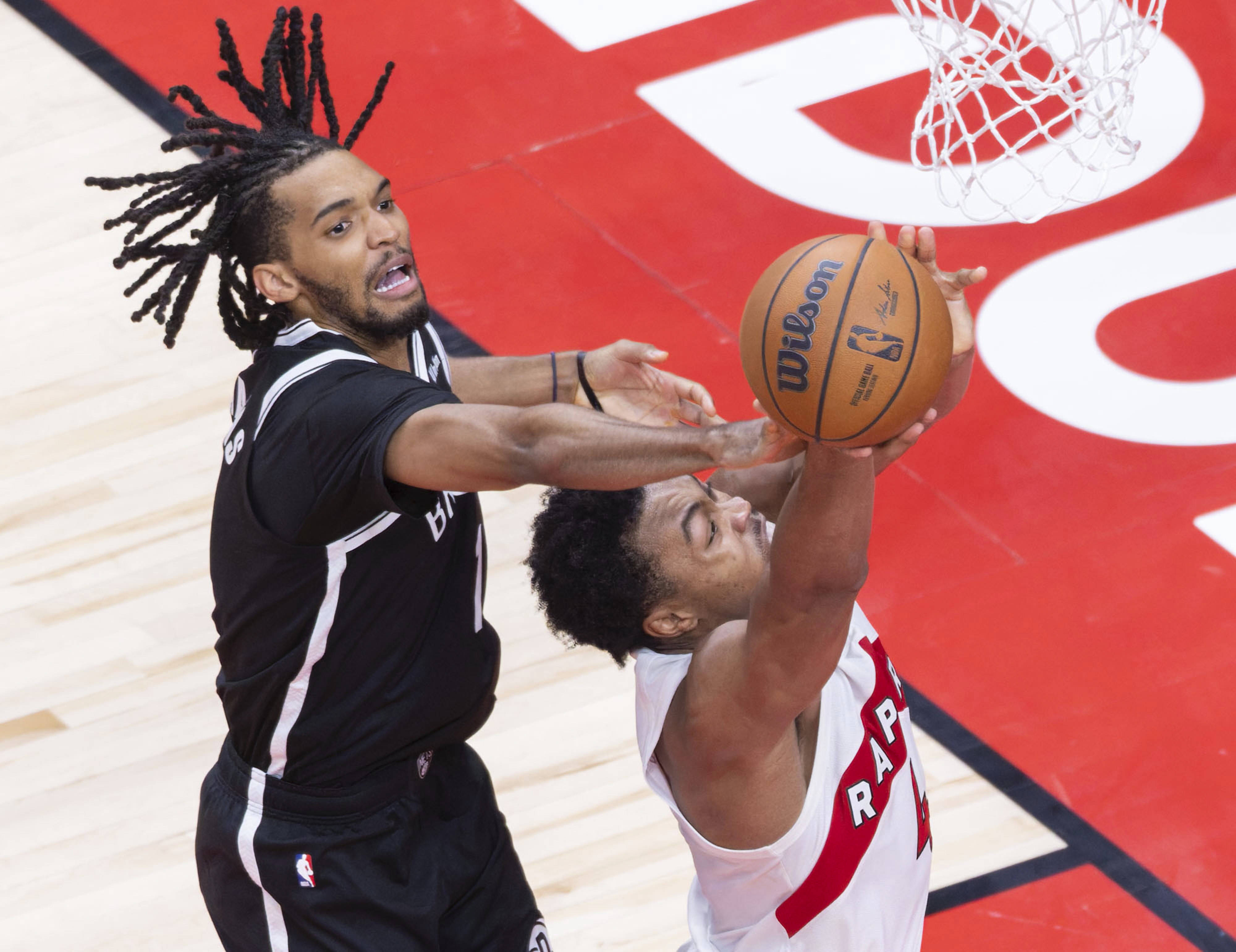 包含猛龙新援迎来首秀，表现抢眼引球迷关注的词条