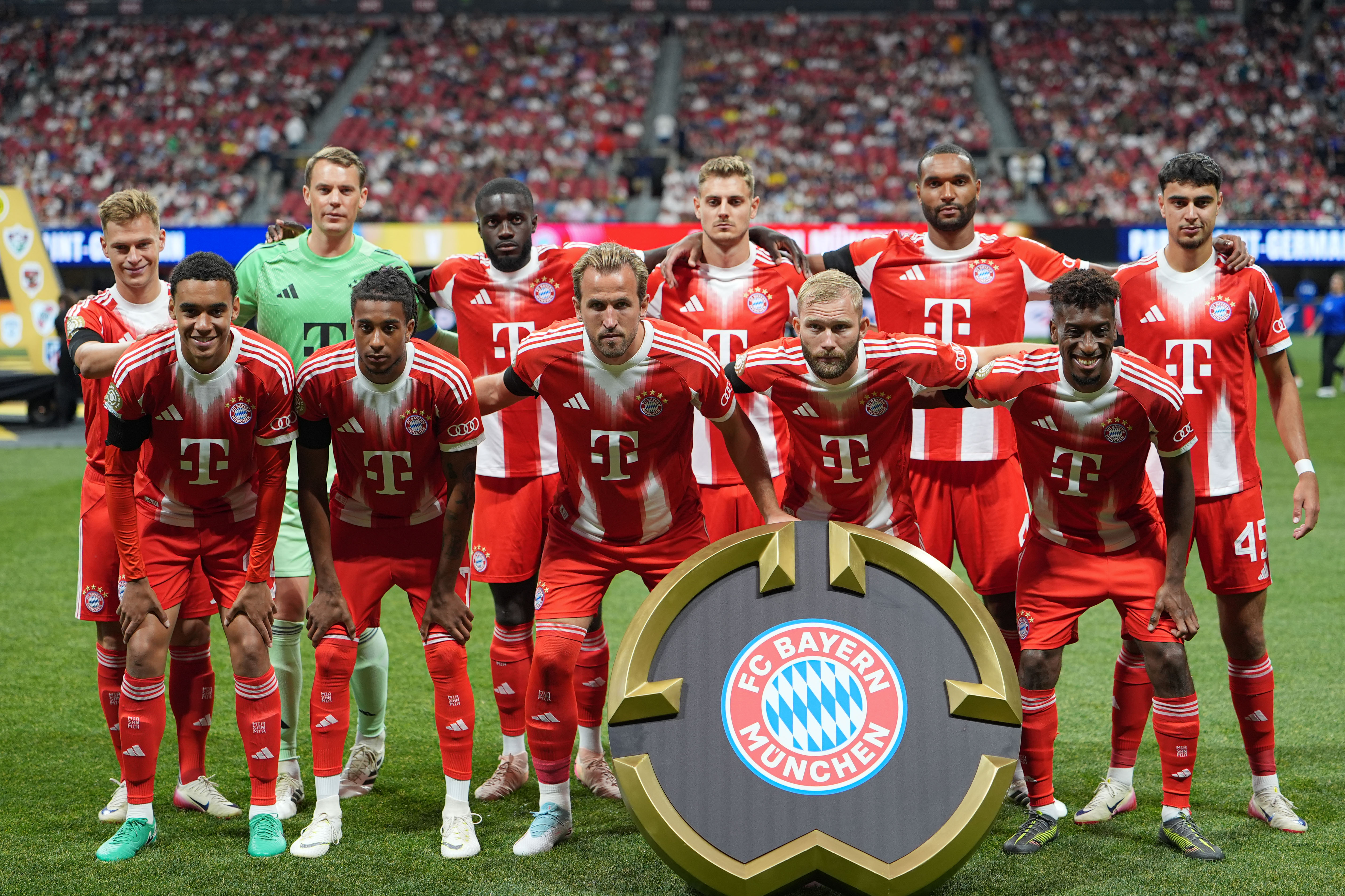 欧洲足球赛事：巴黎圣日耳曼大胜进军四强的简单介绍